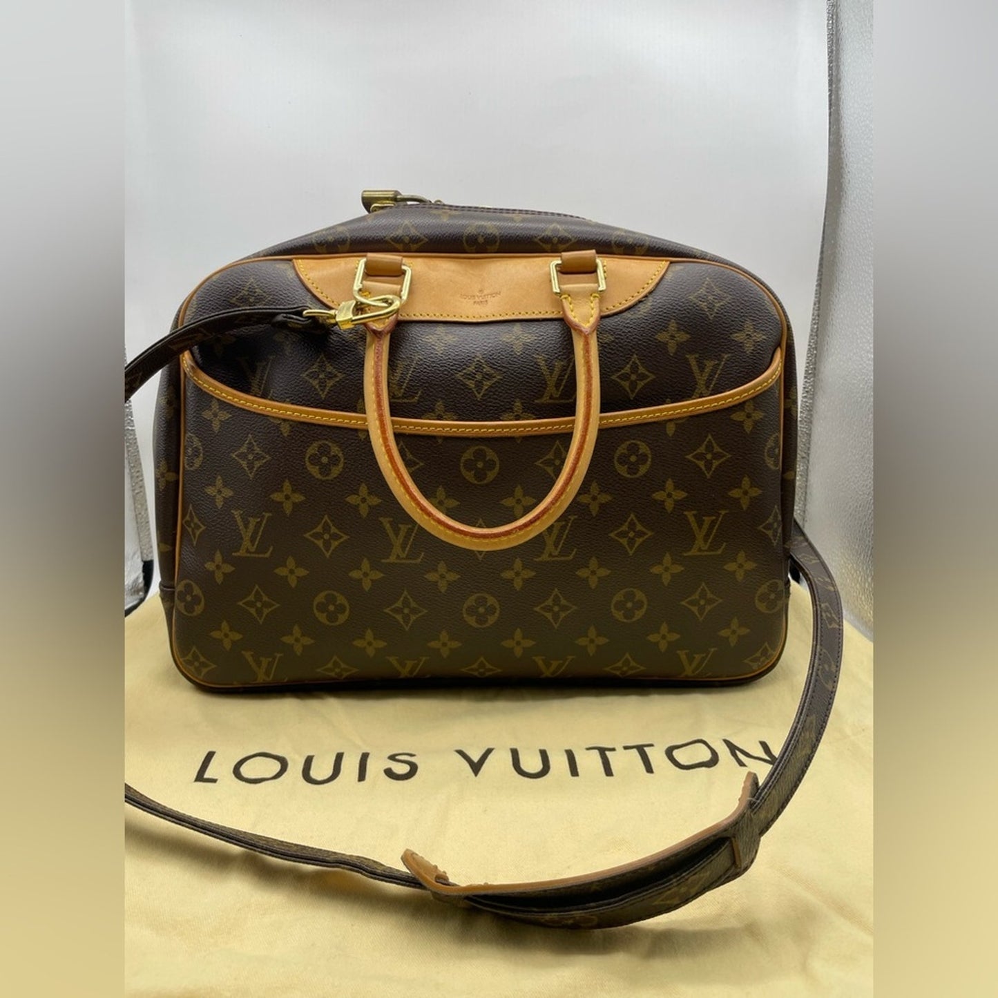 Louis Vuitton Monogram Deauville Hand Bag