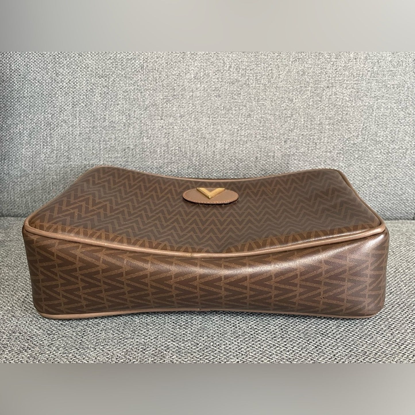 Mario Valentino Clutch V-Emblem