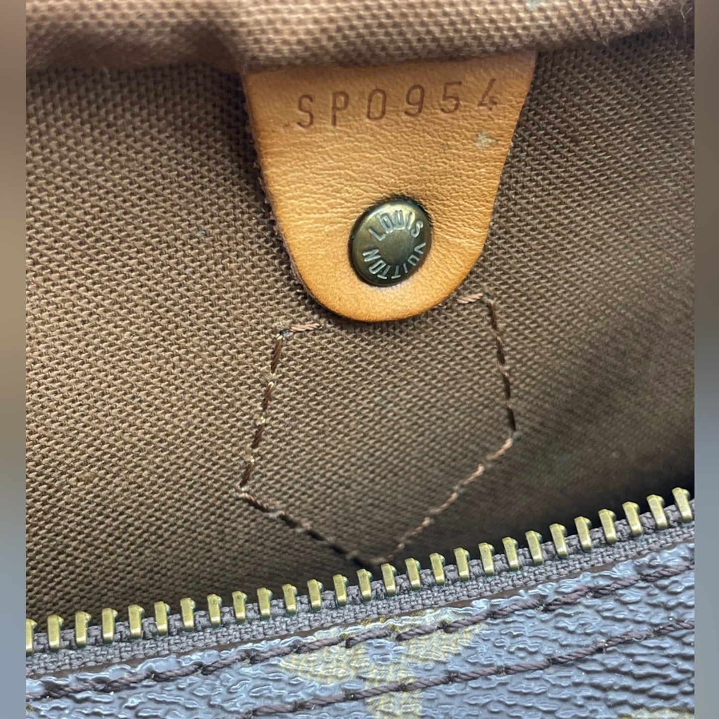 Louis Vuitton Monogram Speedy 30 Bag