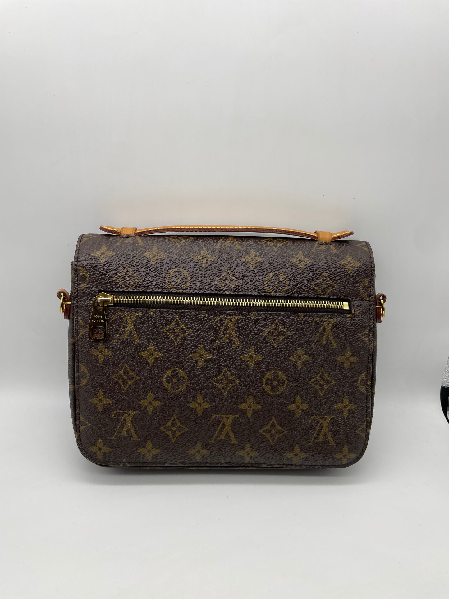 Louis Vuitton Metis Bag