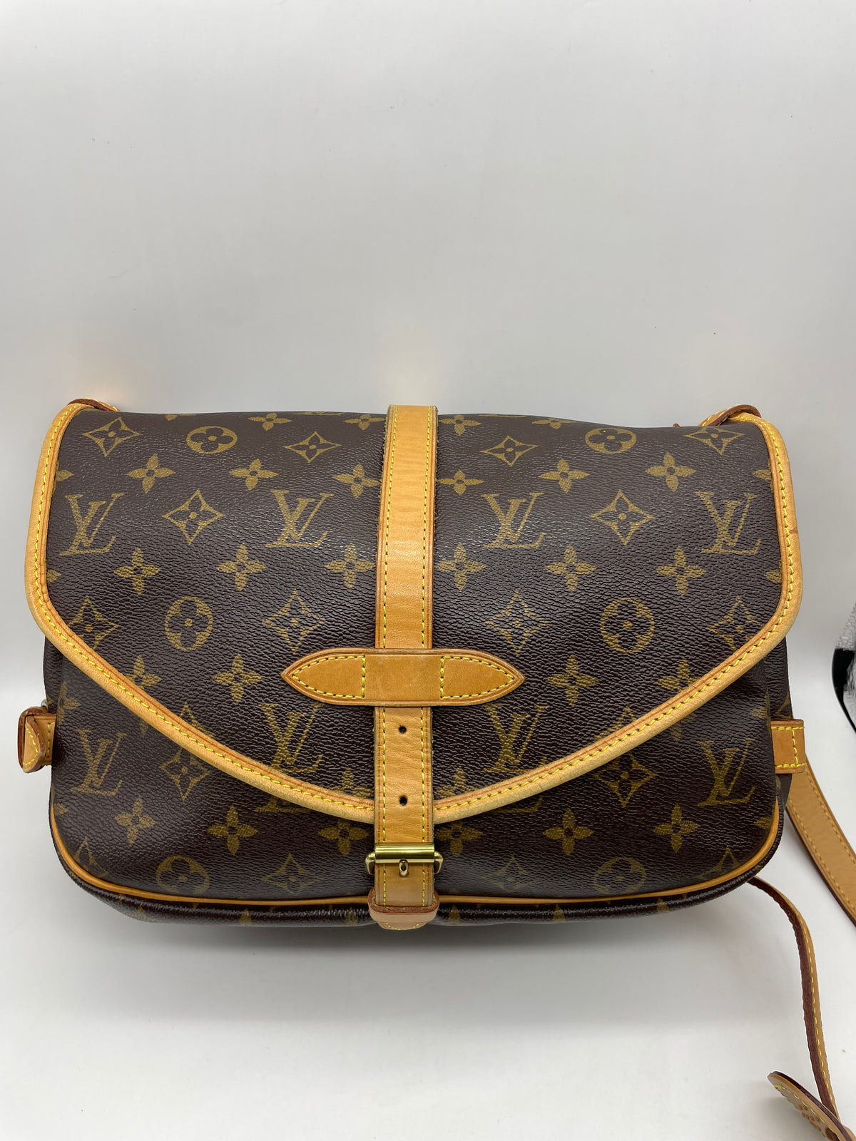 Louis Vuitton Saumur