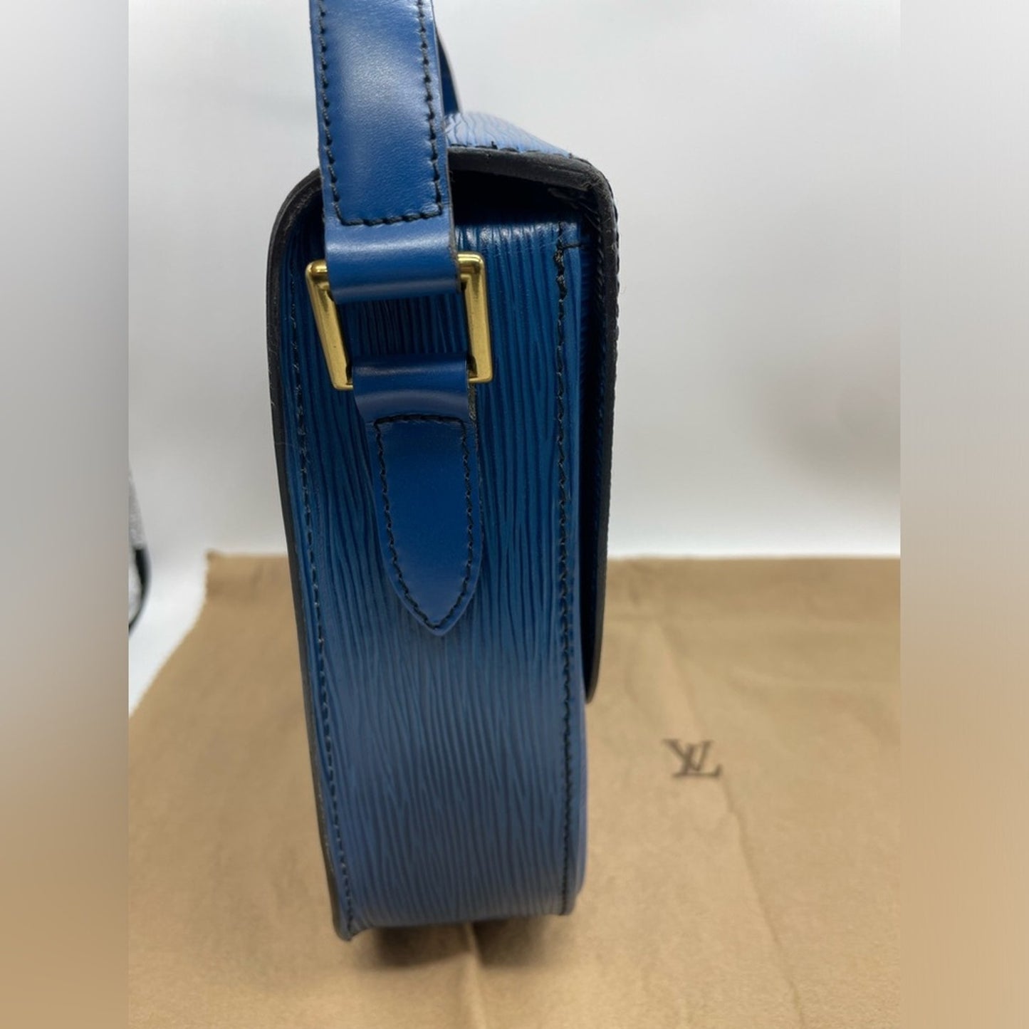 Louis Vuitton Epi Saint Cloud Sling Bag