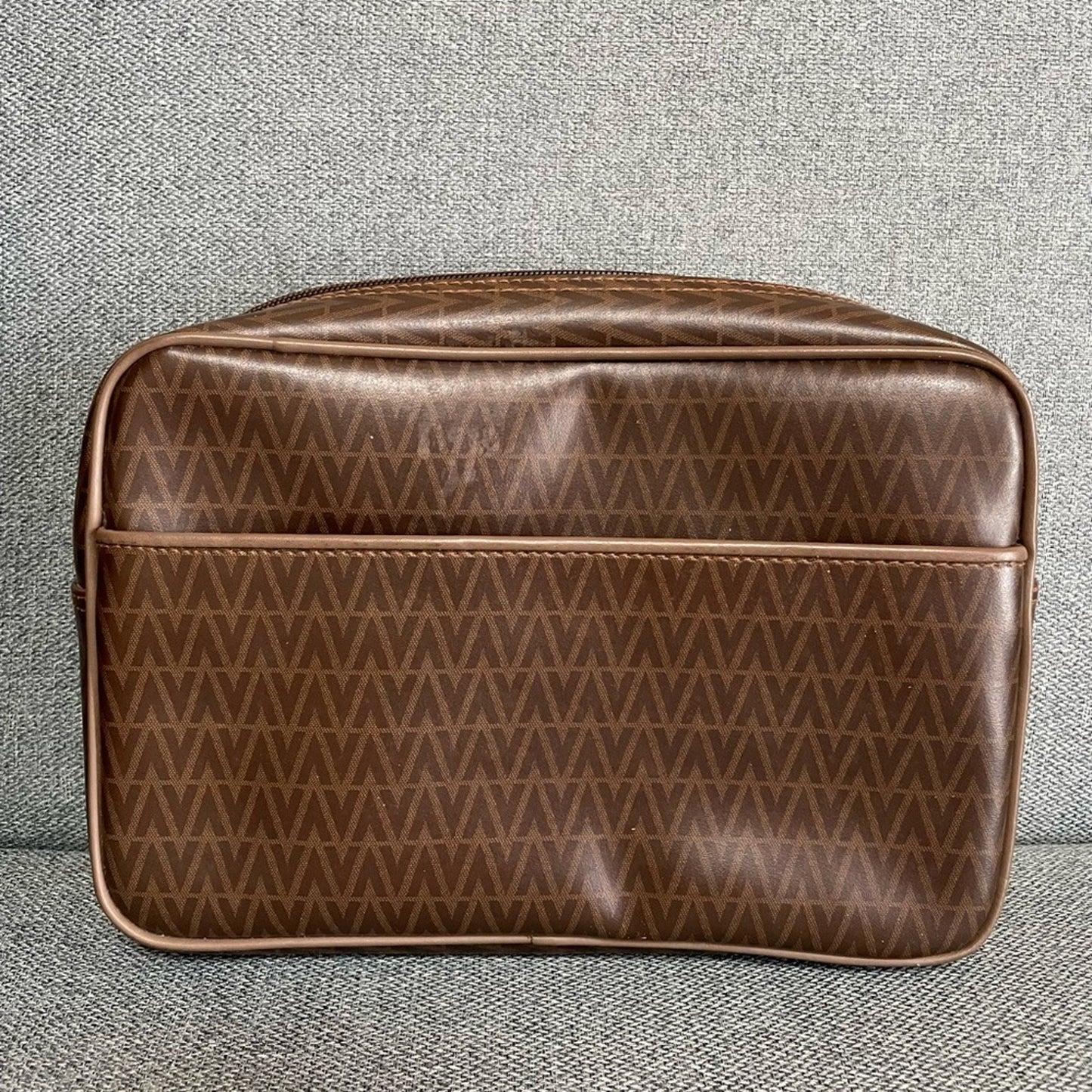 Mario Valentino Clutch V-Emblem