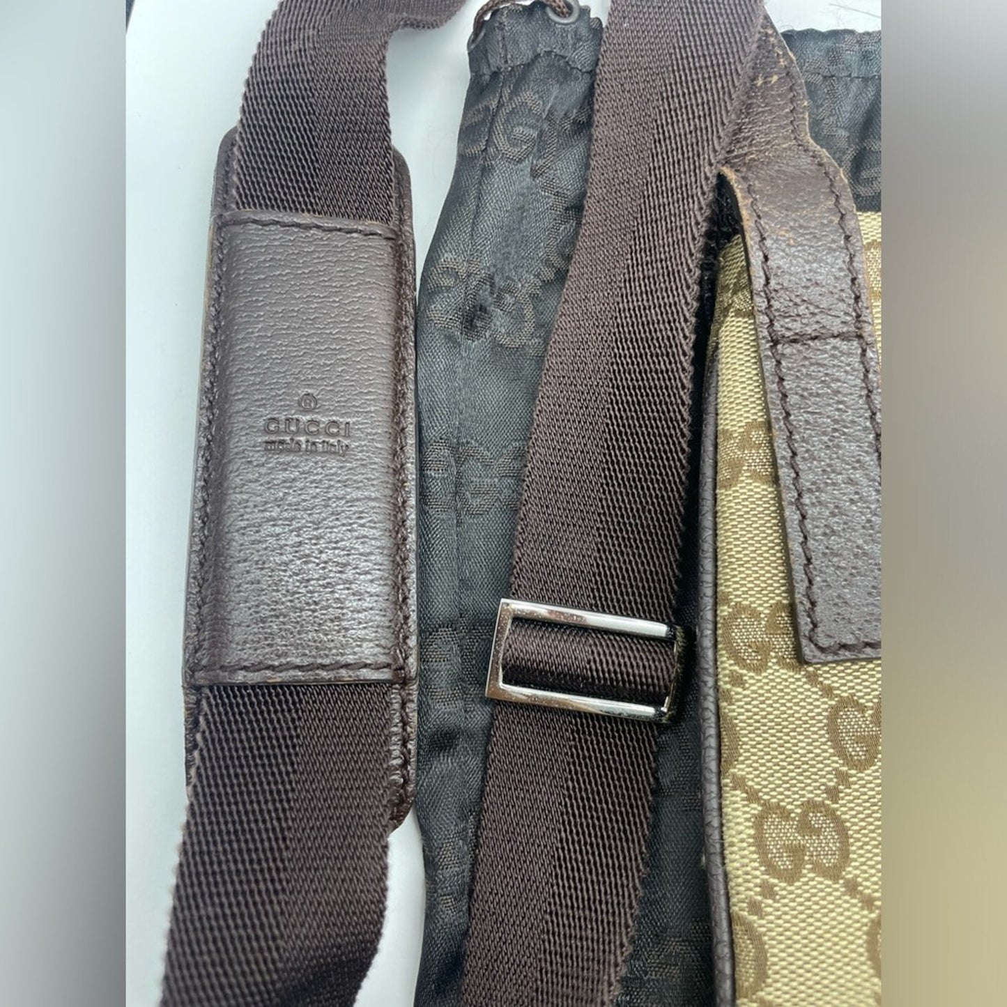 SOLD! Gucci Sling/Crossbody Bag
