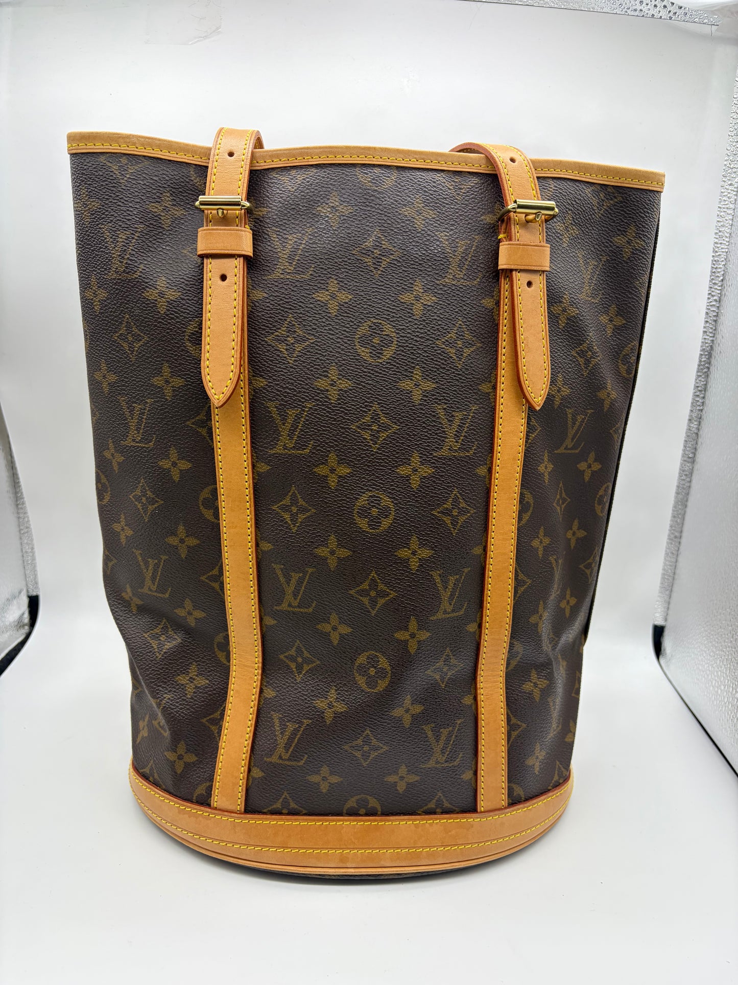 Louis Vuitton Bucket Bag GM