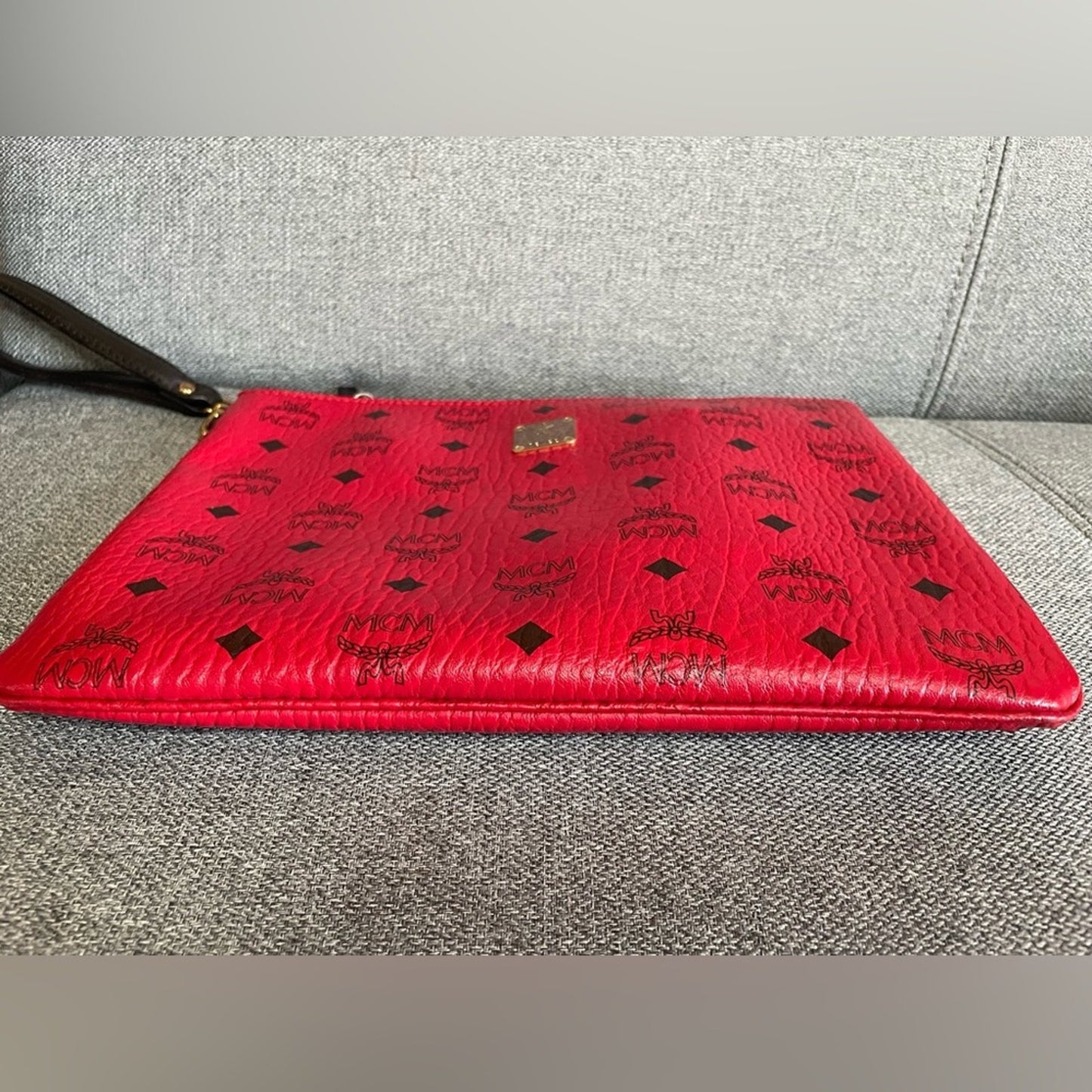 MCM Red Clutch Wrislet