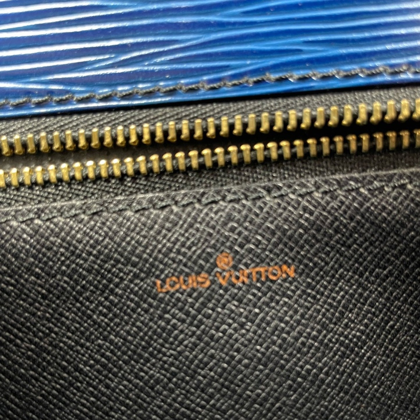 Louis Vuitton Epi Saint Cloud Sling Bag