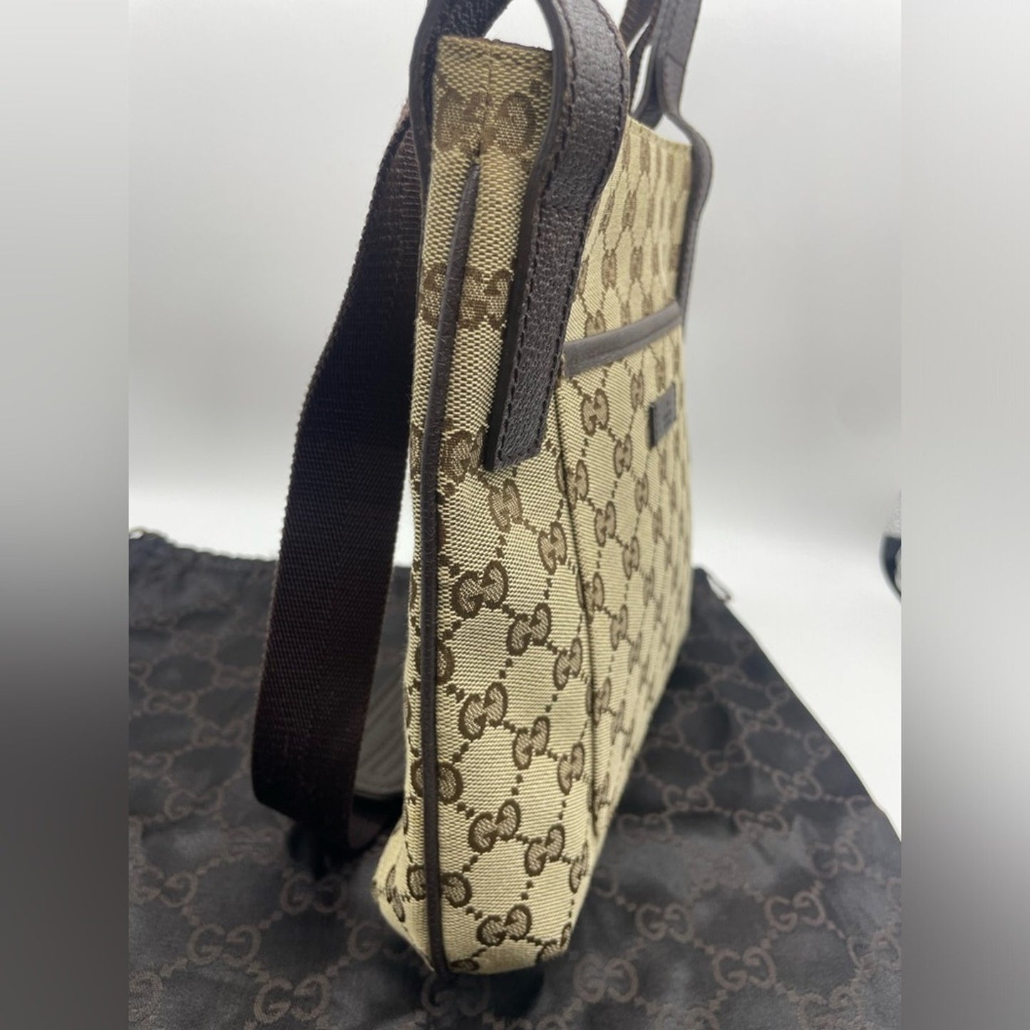 SOLD! Gucci Sling/Crossbody Bag