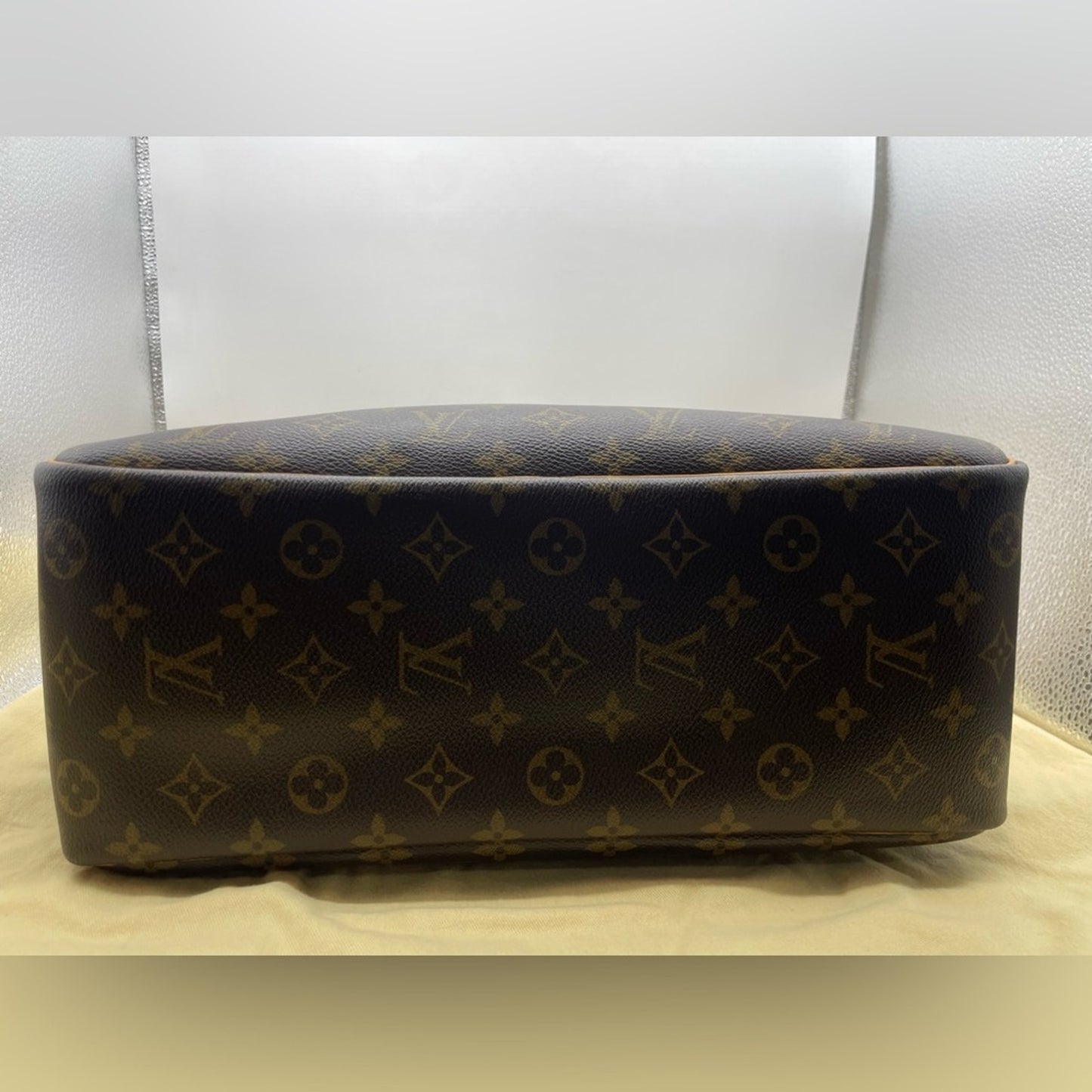 Louis Vuitton Monogram Deauville Hand Bag