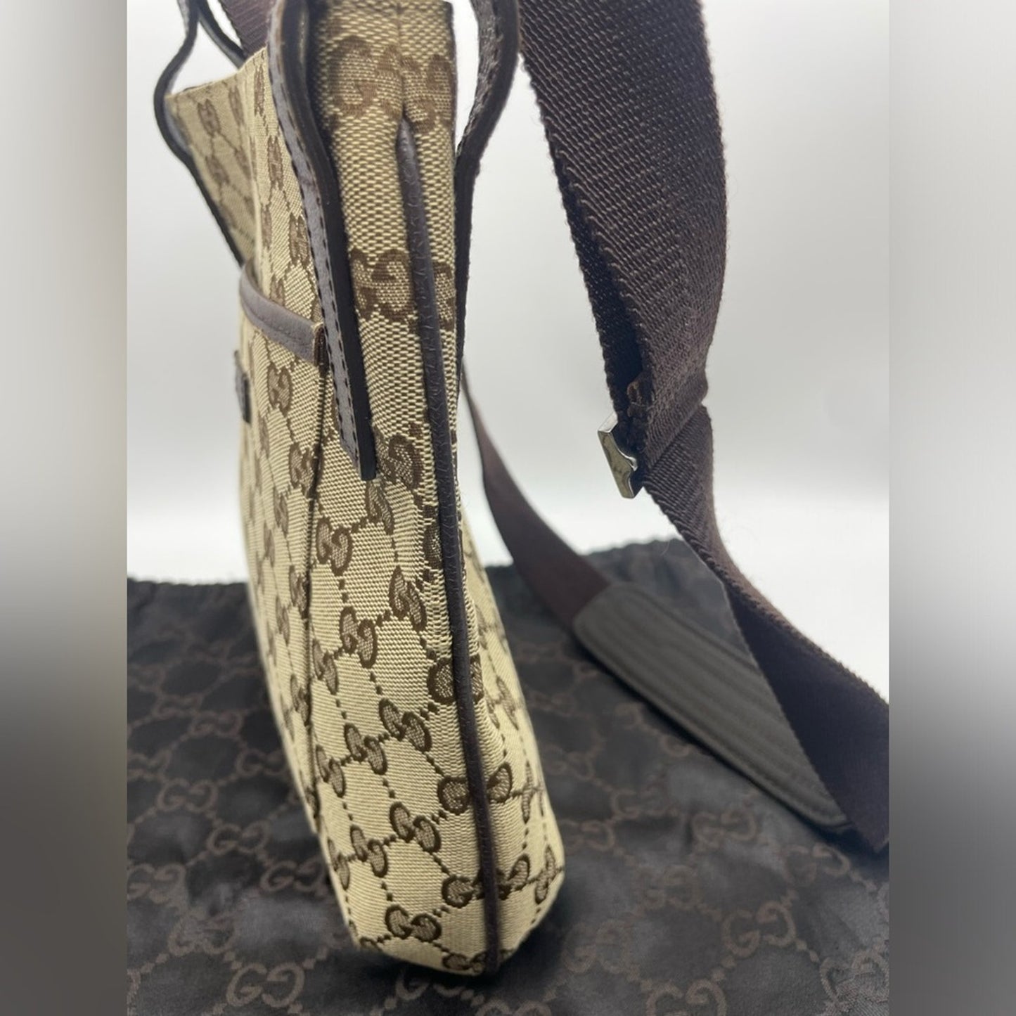 SOLD! Gucci Sling/Crossbody Bag