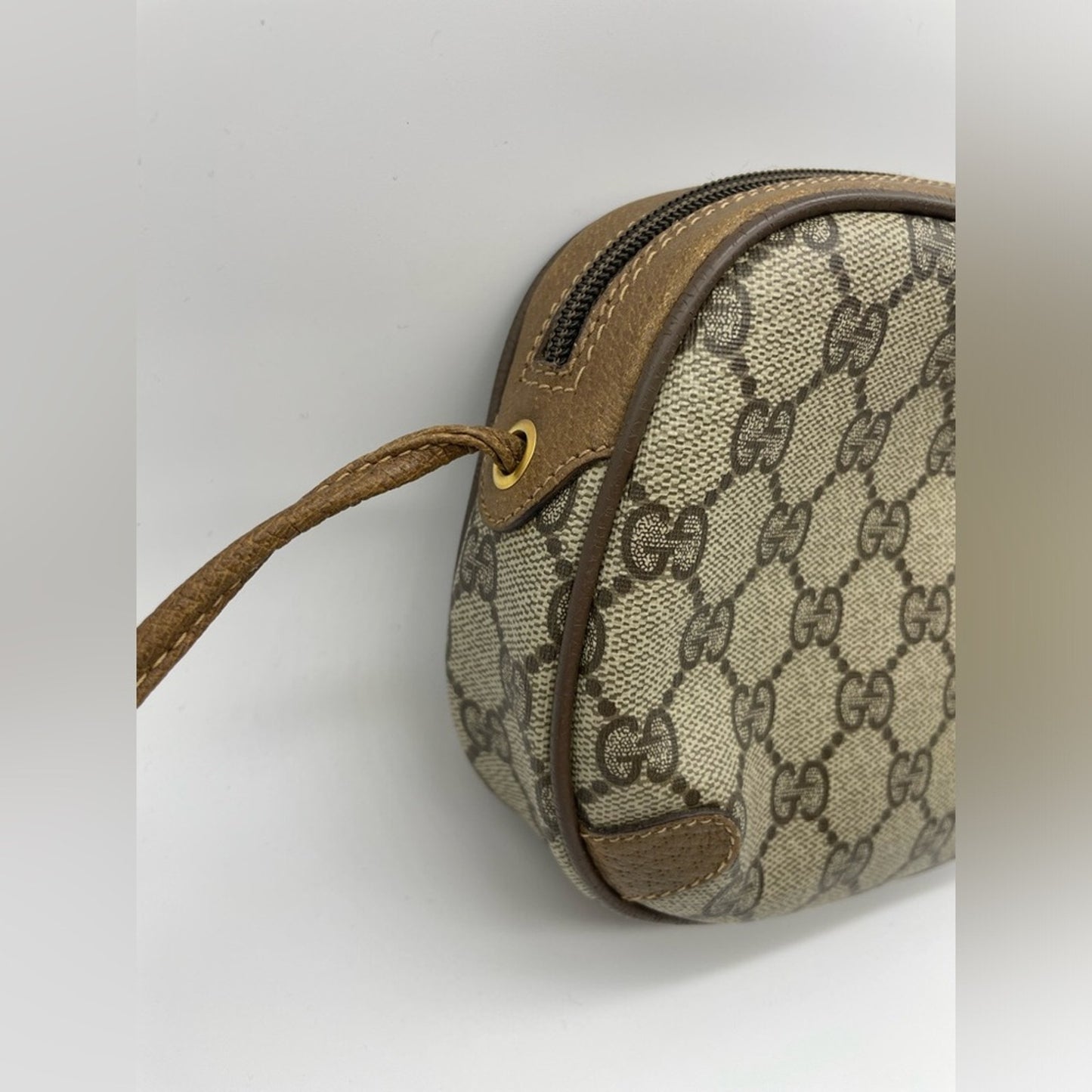 SOLD! Gucci Sherry Line Sling/Crossbody Bag