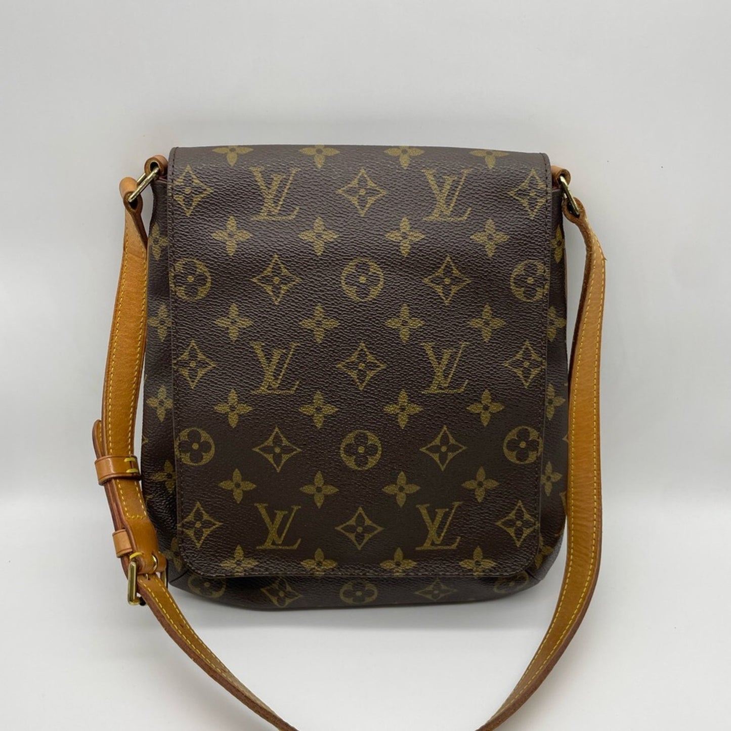 SOLD! Louis Vuitton Musette Crossbody Bag