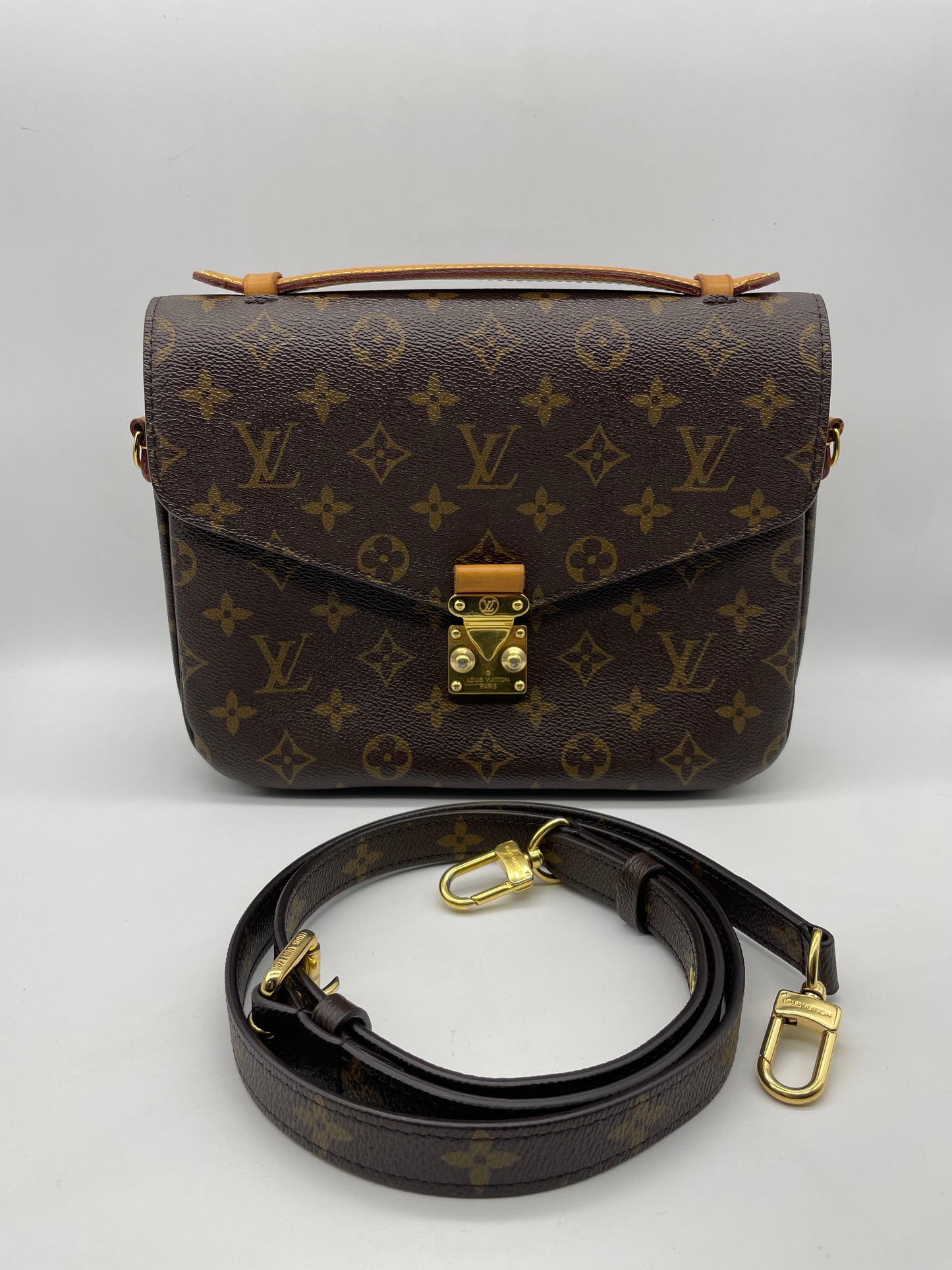 Louis Vuitton Metis Bag