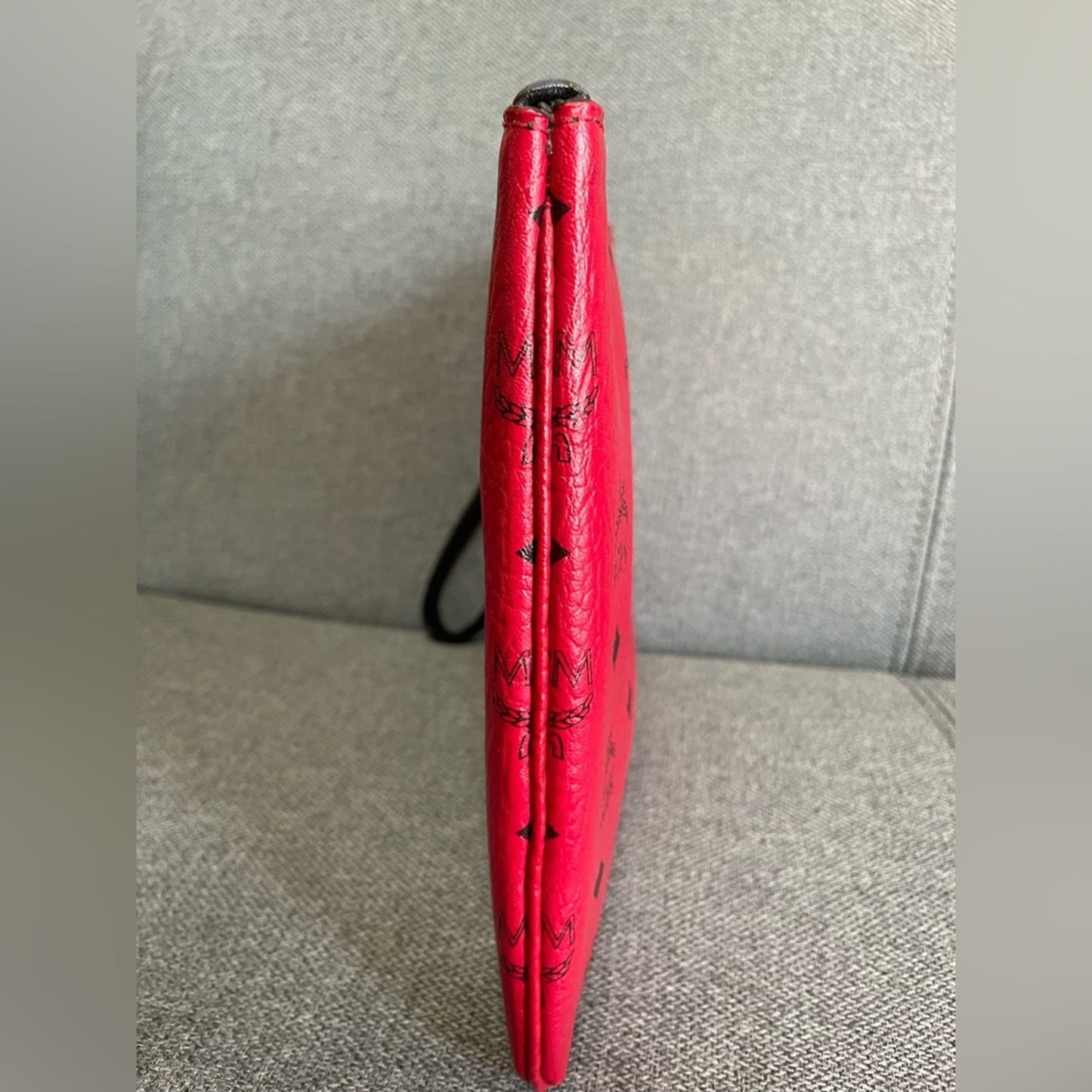 MCM Red Clutch Wrislet