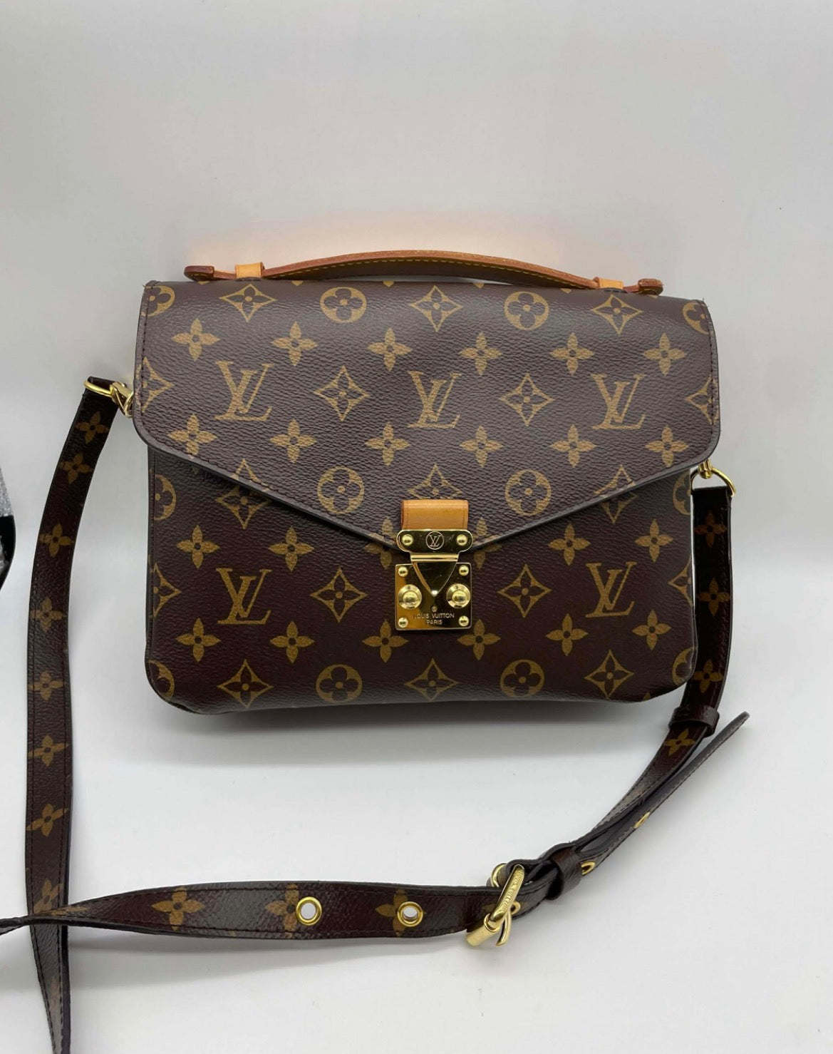 Louis Vuitton Metis Bag