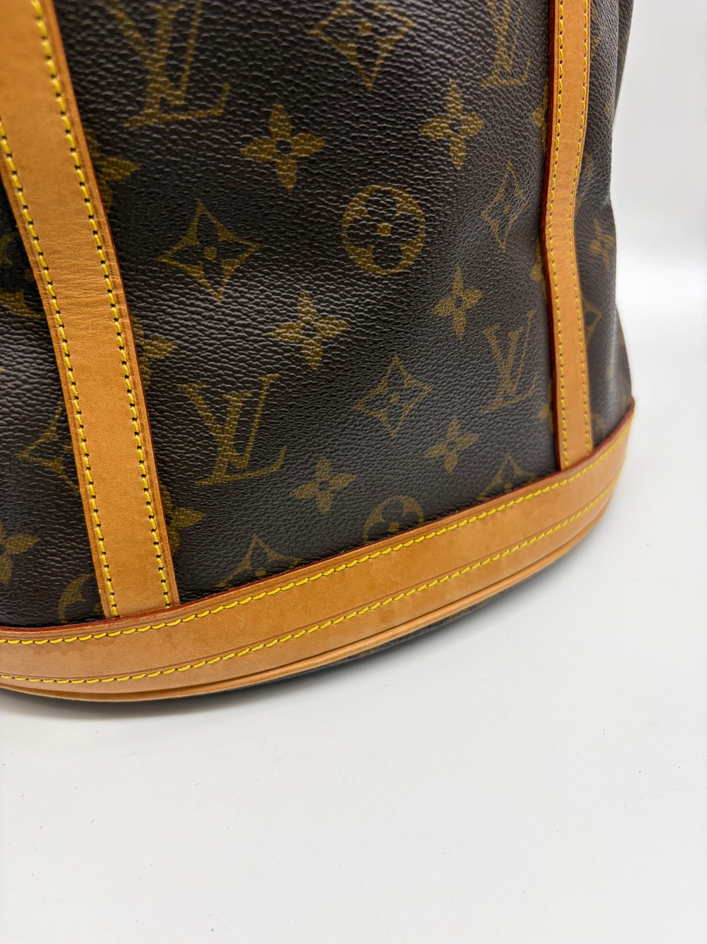 Louis Vuitton Bucket Bag GM