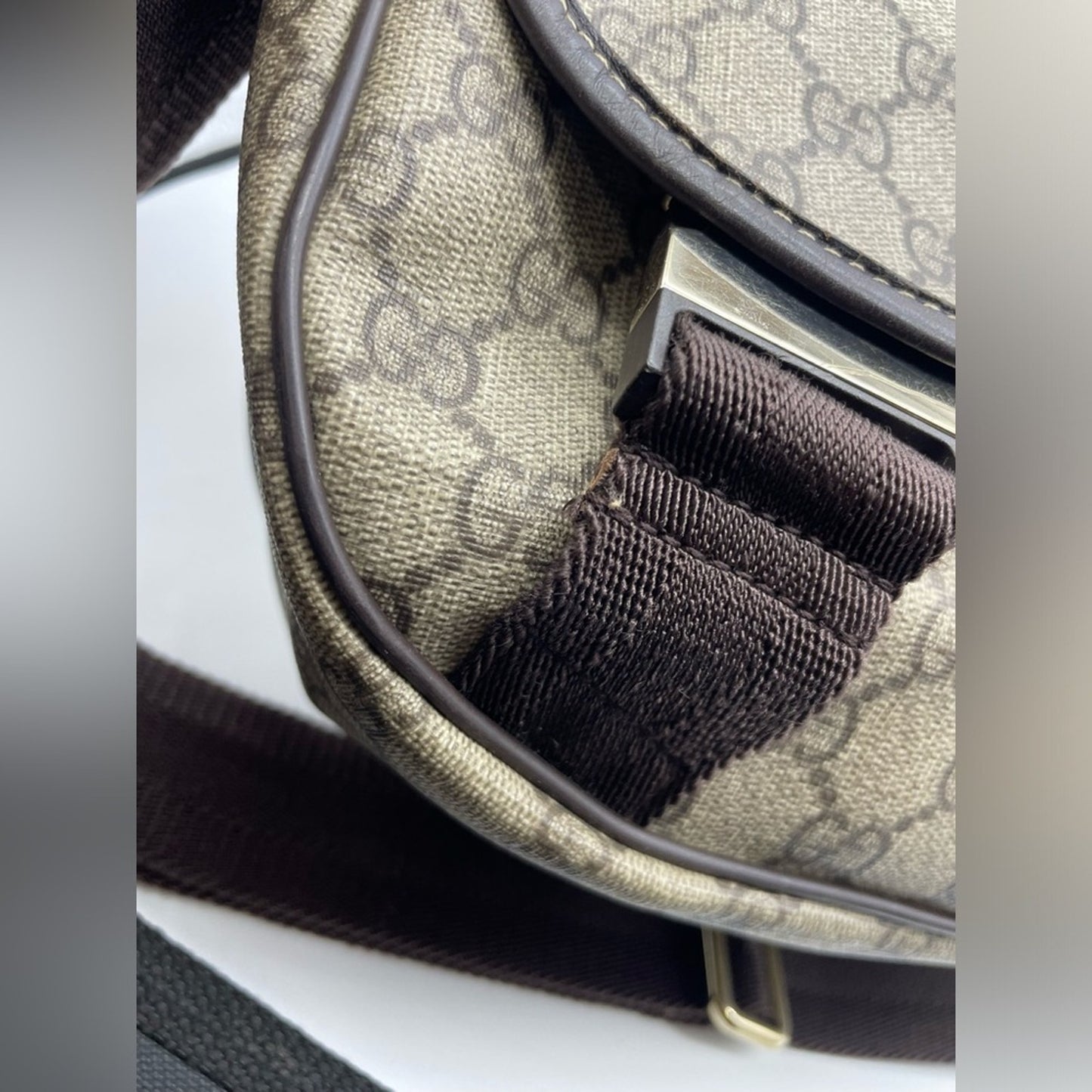 SOLD! Gucci Messenger Crossbody Bag