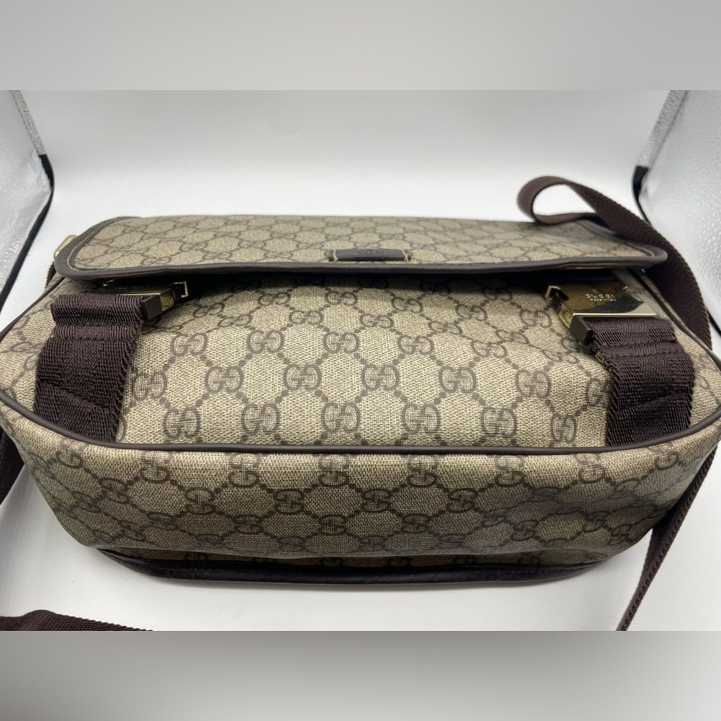 SOLD! Gucci Messenger Crossbody Bag