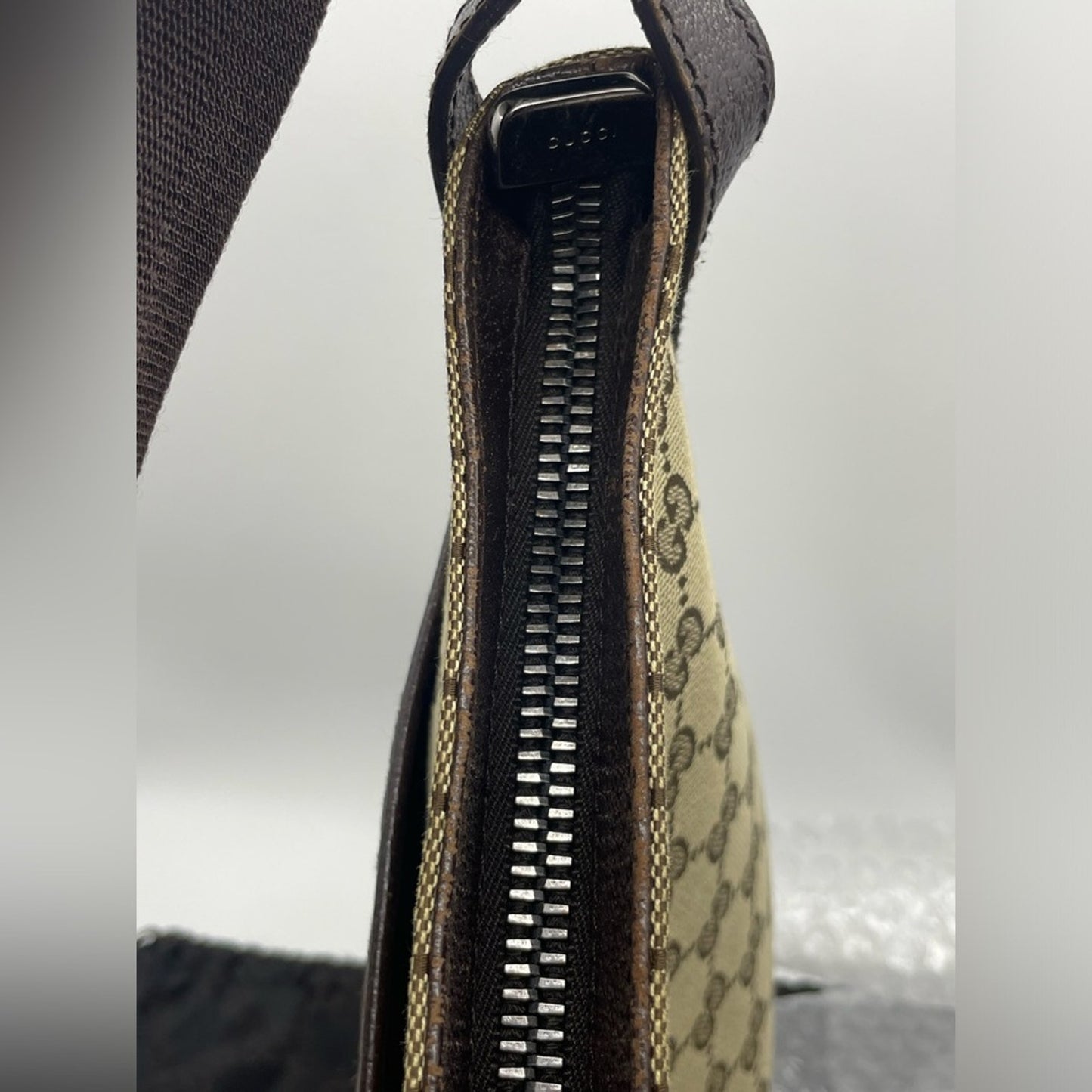 SOLD! Gucci Sling/Crossbody Bag