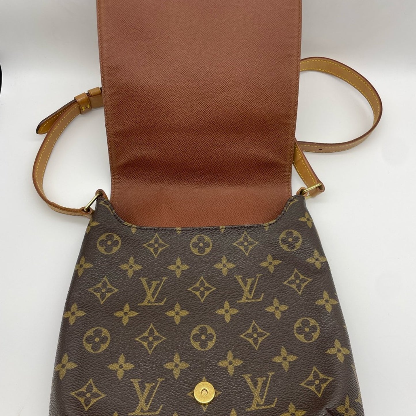 SOLD! Louis Vuitton Musette Crossbody Bag