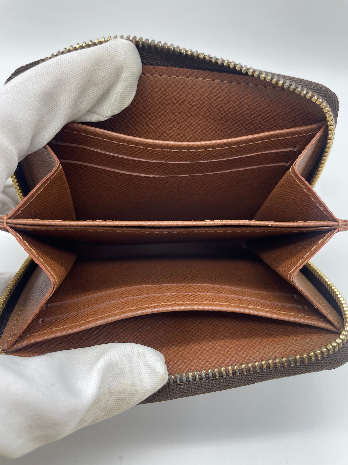 Louis Vuitton Monogram Zippy Wallet