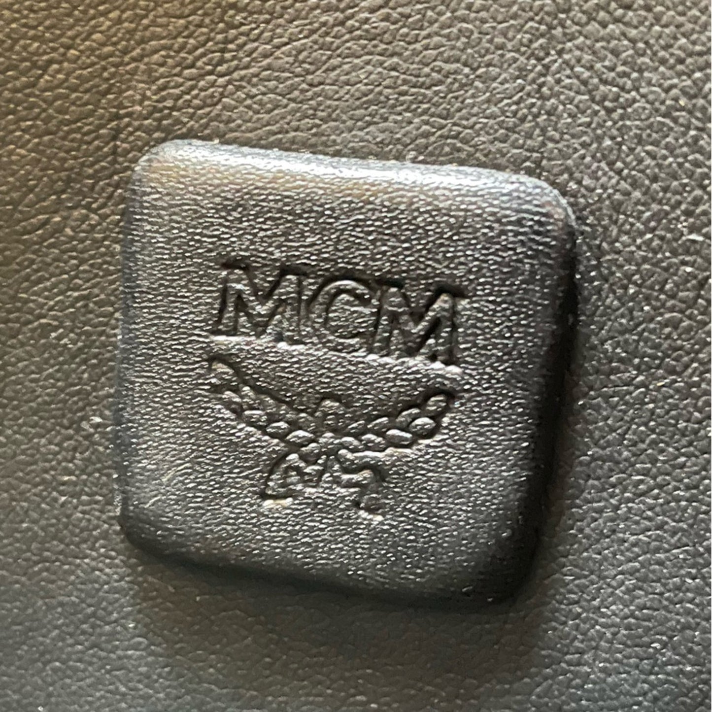 MCM Red Clutch Wrislet
