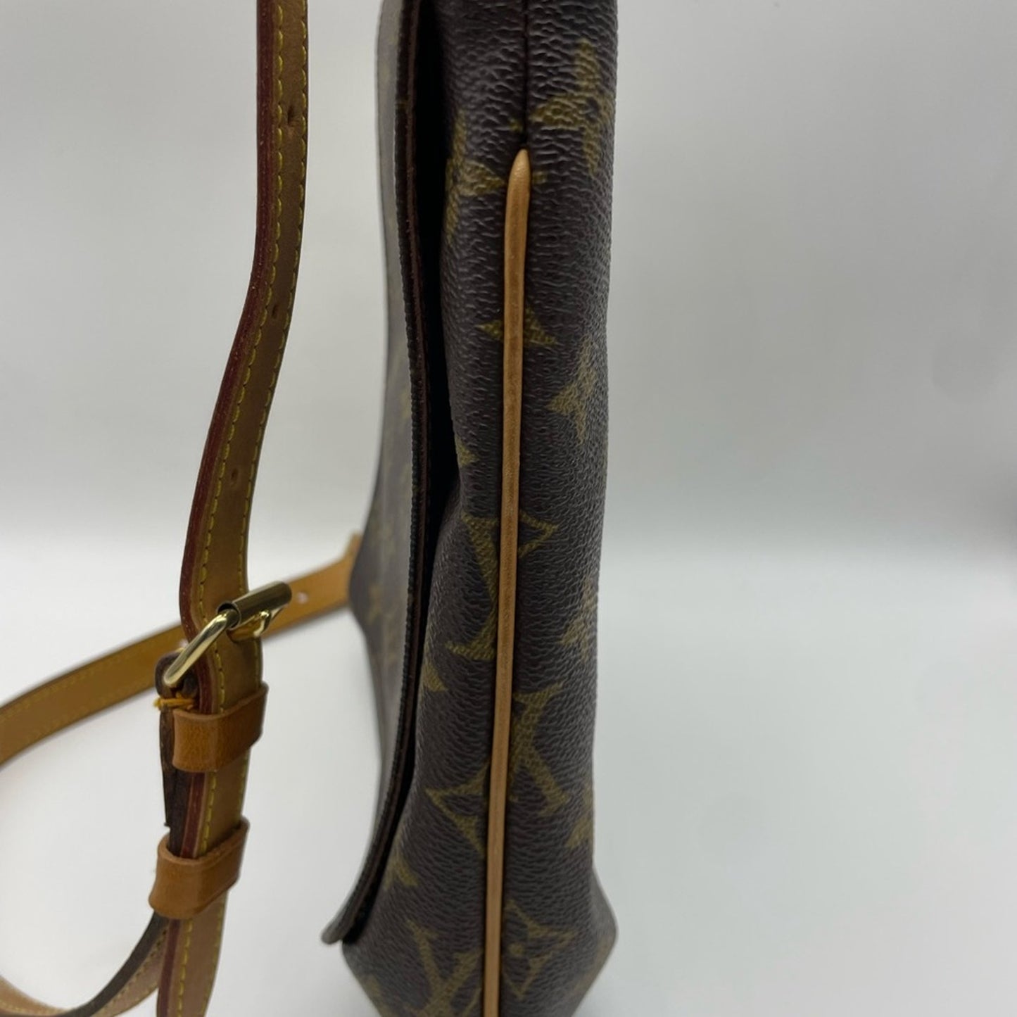 SOLD! Louis Vuitton Musette Crossbody Bag