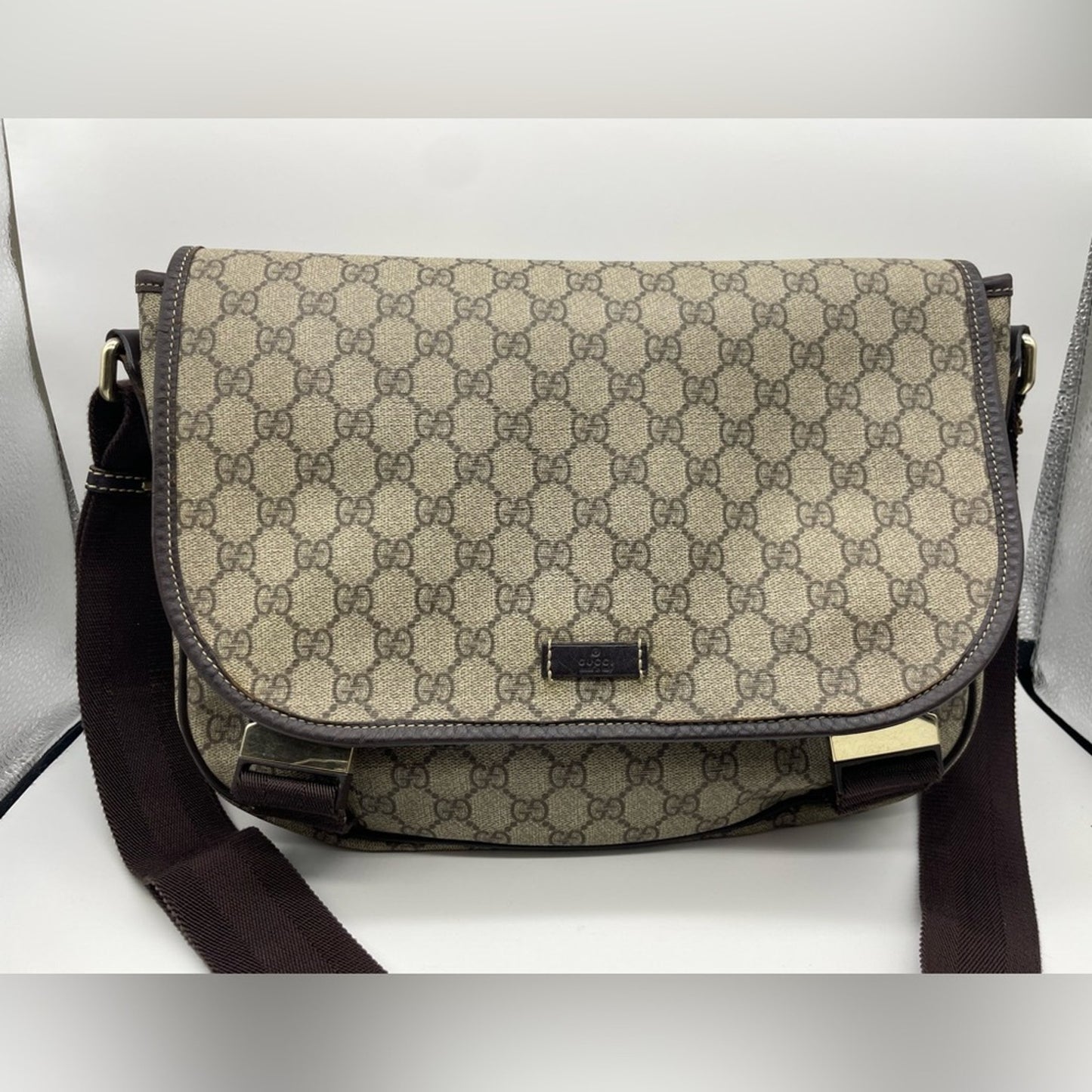 SOLD! Gucci Messenger Crossbody Bag
