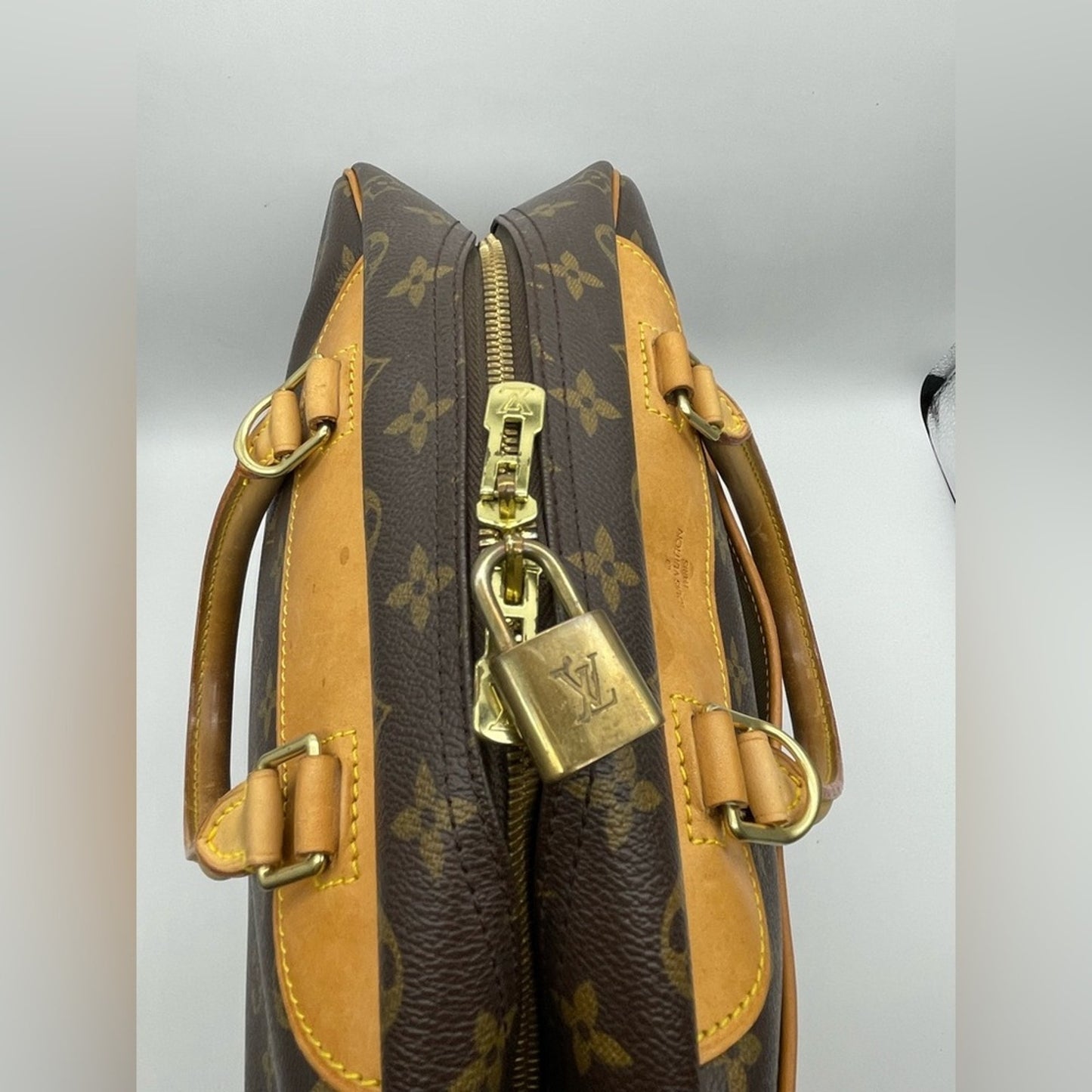 Louis Vuitton Monogram Deauville Hand Bag