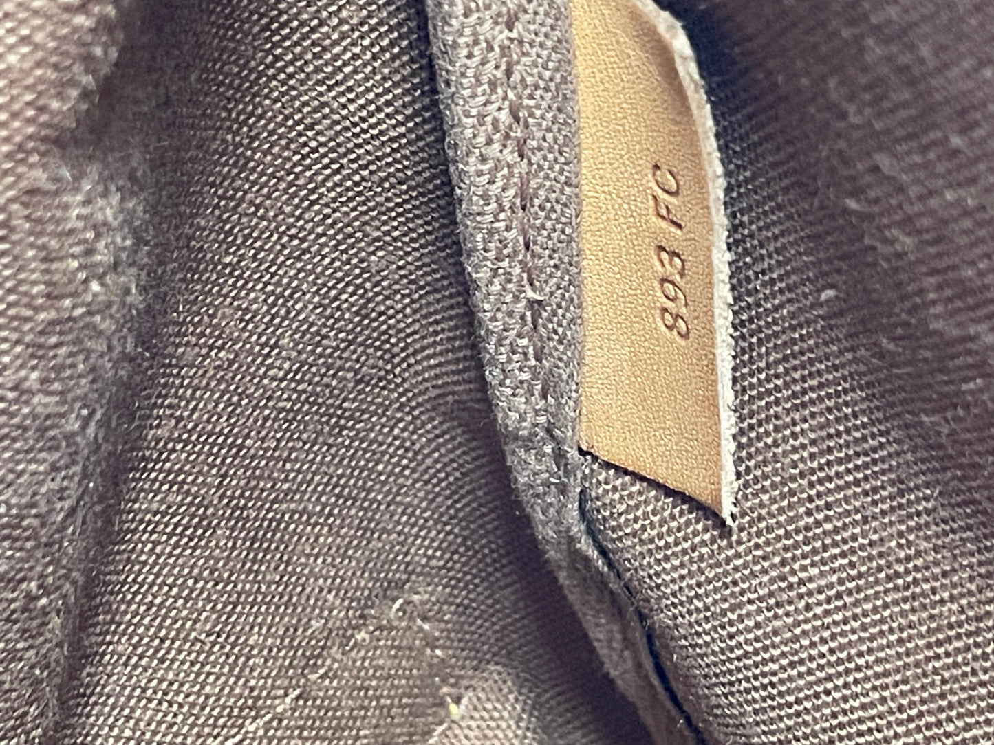 Louis Vuitton Saumur 35