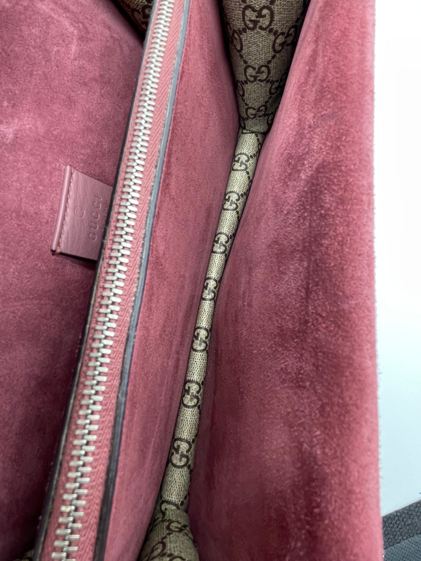 SOLD! Gucci Dionysus Shoulder Bag