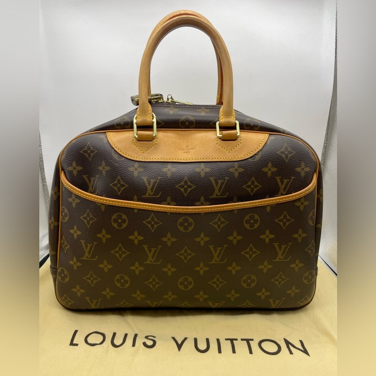 Louis Vuitton Monogram Deauville Hand Bag