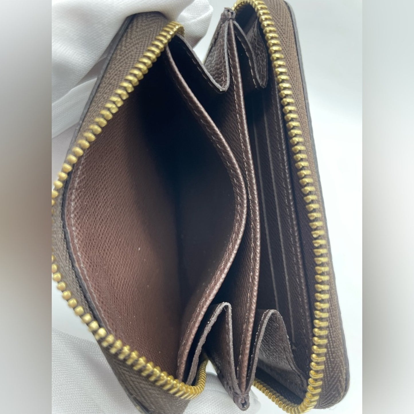 SOLD! Louis Vuitton Damier Ebene Zippy Wallet