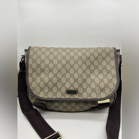SOLD! Gucci Messenger Crossbody Bag