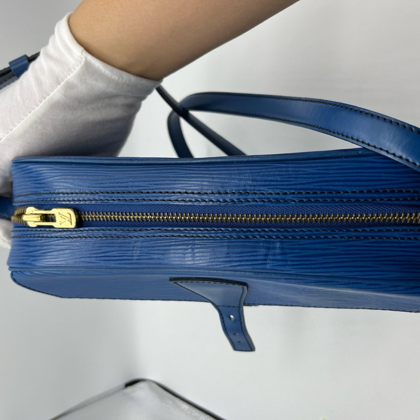 SOLD! Louis Vuitton Jeune Fille Epi Crosbody Bag
