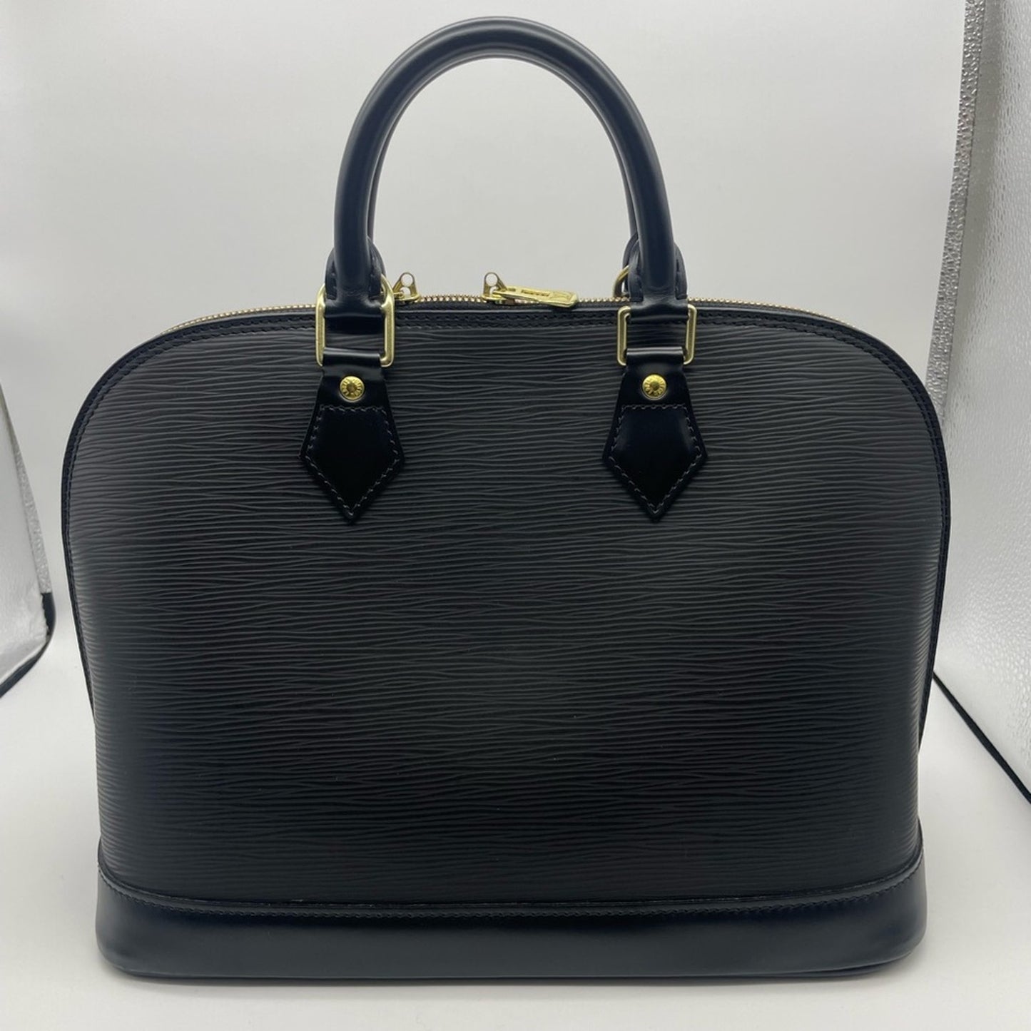 SOLD! Louis Vuitton Epi Alma Hand Bag