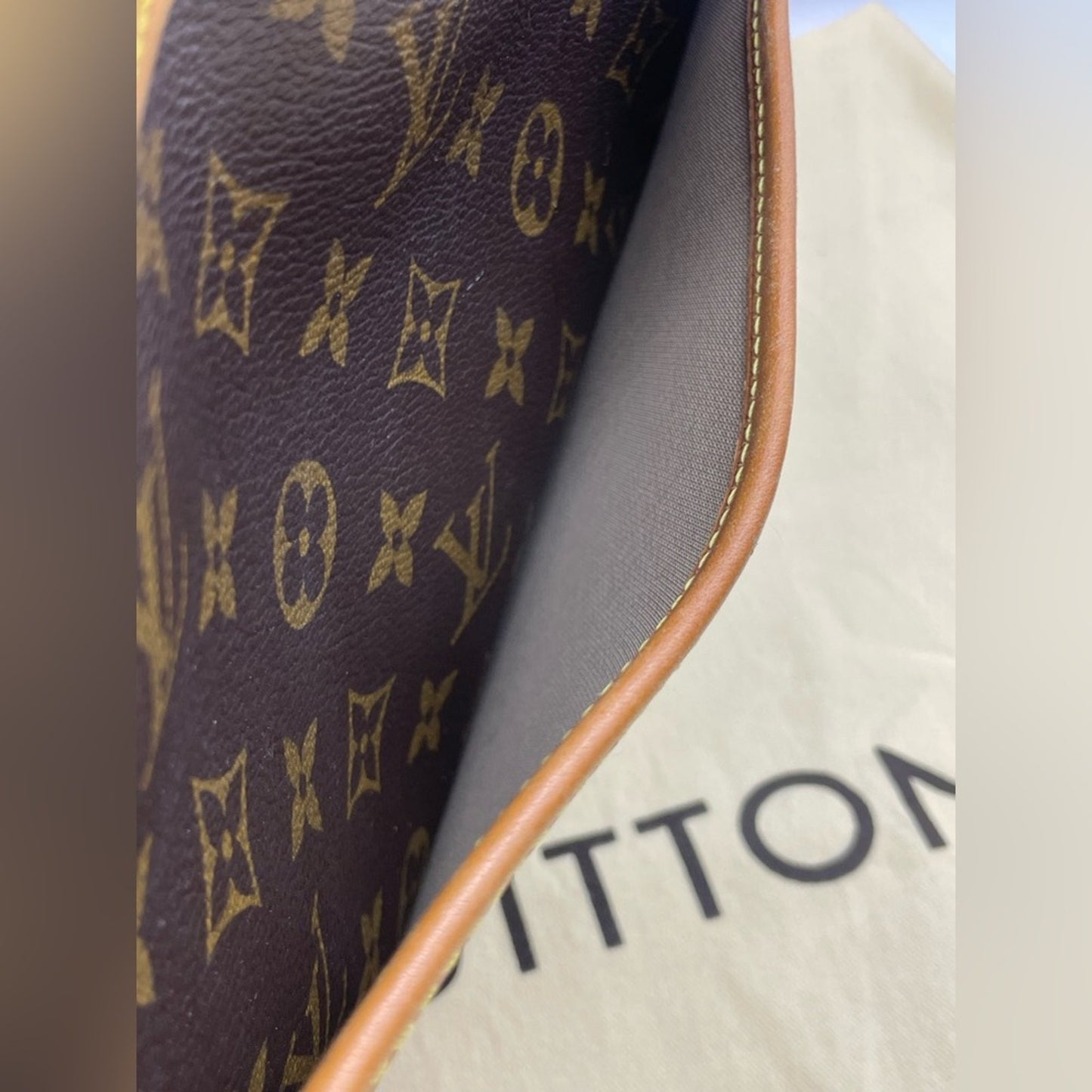 Louis Vuitton Monogram Deauville Hand Bag